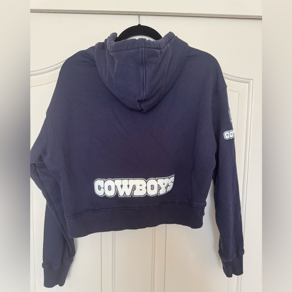 Dallas Cowboys Cropped Hoodie - Picture 2 of 4